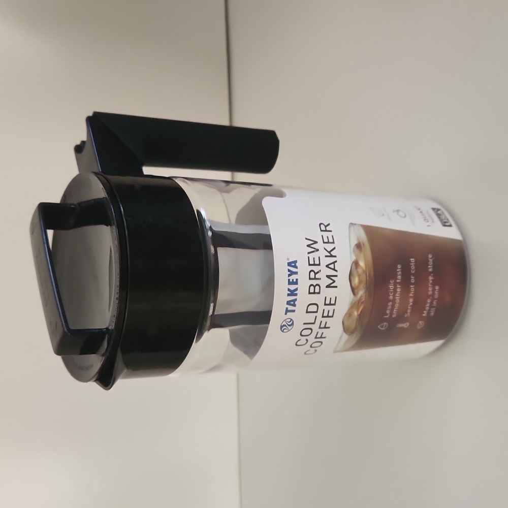 Cold brew coffee maker